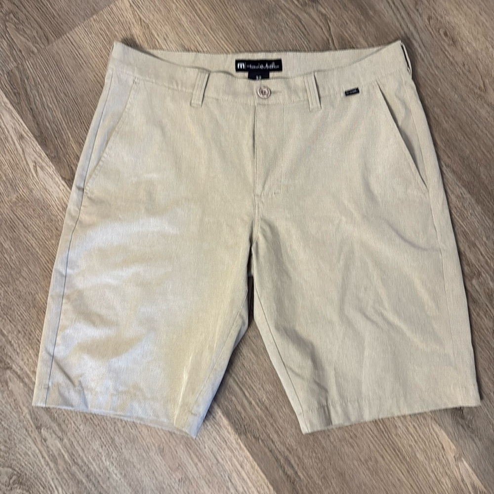 Travis Mathew Grommet Golf Shorts, men’s size 32, khaki.